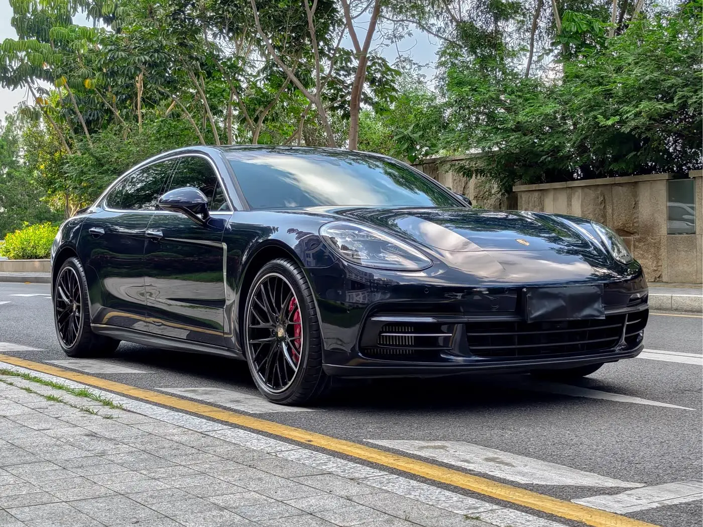Porsche Panamera 2019 — Photo 2/20