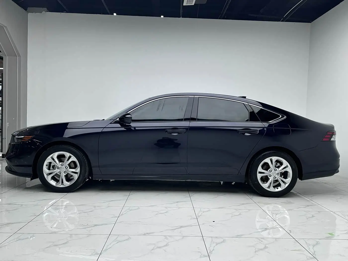 Honda Accord 2024 — Photo 2/15