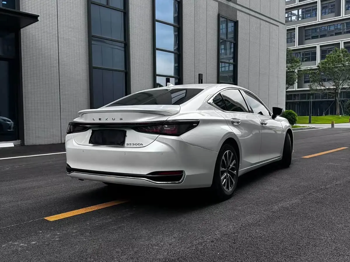 Lexus ES 2025 — Фото 9/9