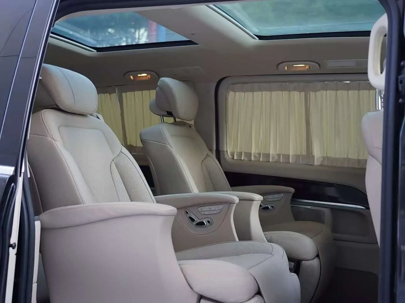 Mercedes-Benz V-Class 2017 — Şəkil 8/11