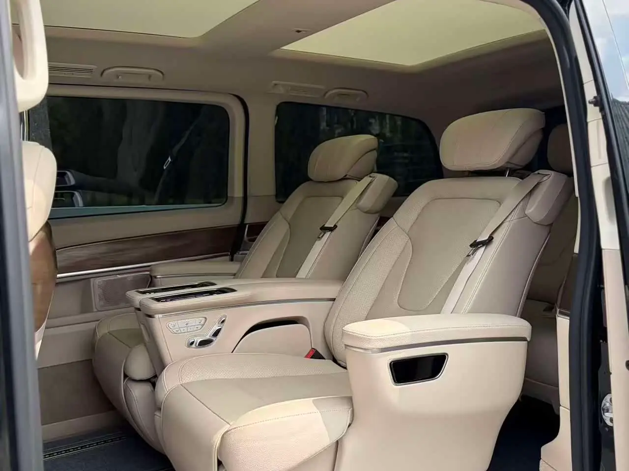 Mercedes-Benz V-Class 2022 — Şəkil 5/19