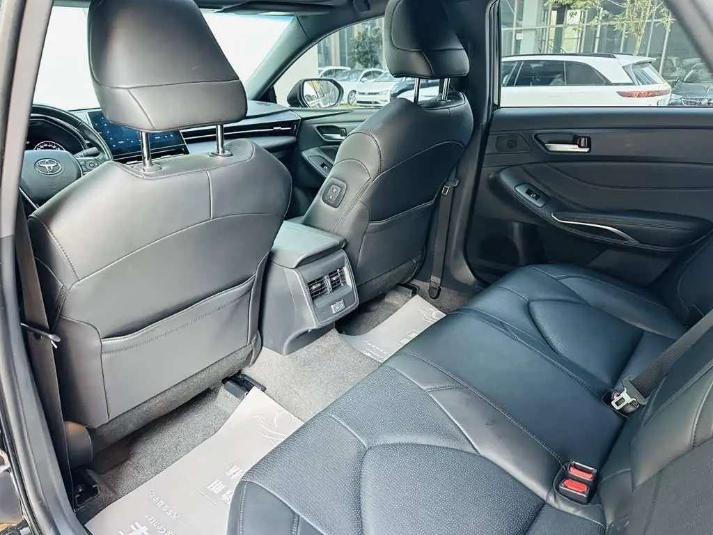Toyota Avalon 2023 — Şəkil 10/20