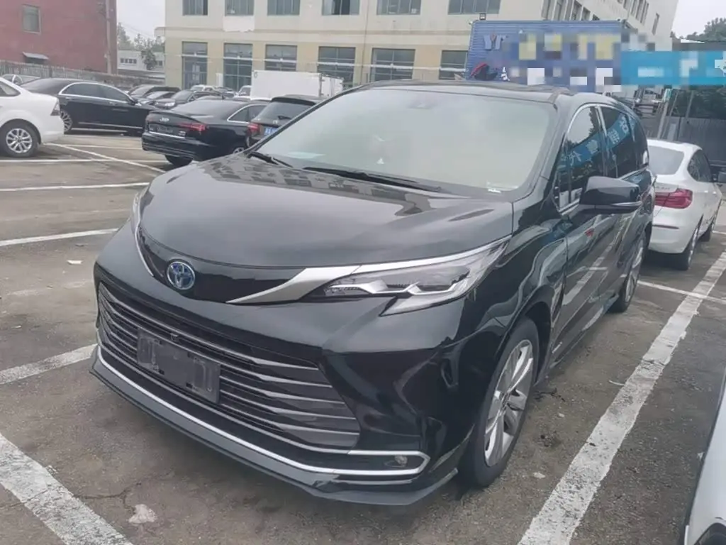 Toyota Sienna 2024 — Photo 2/20