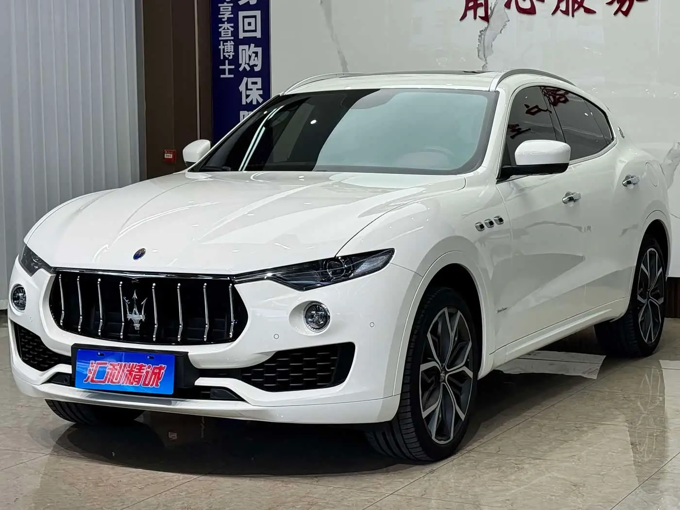 Maserati Levante 2018 — Фото 1/20