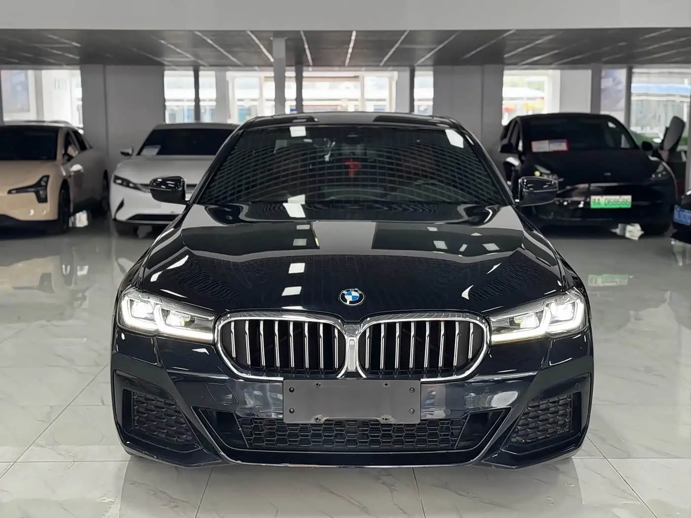 BMW 5 Series 2021 — Photo 2/12