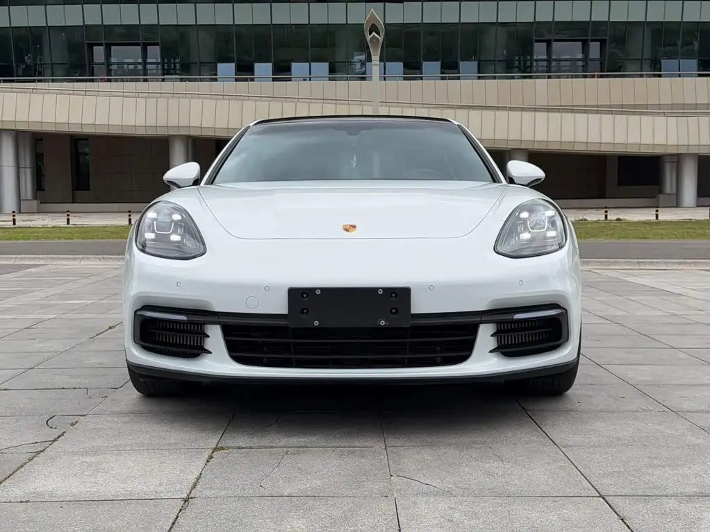 Porsche Panamera 2020 — Photo 2/20