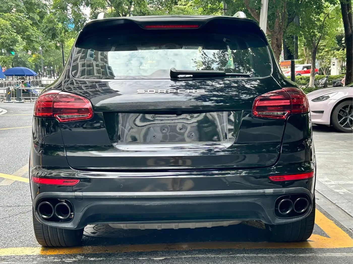 Porsche Cayenne 2012 — Photo 4/16