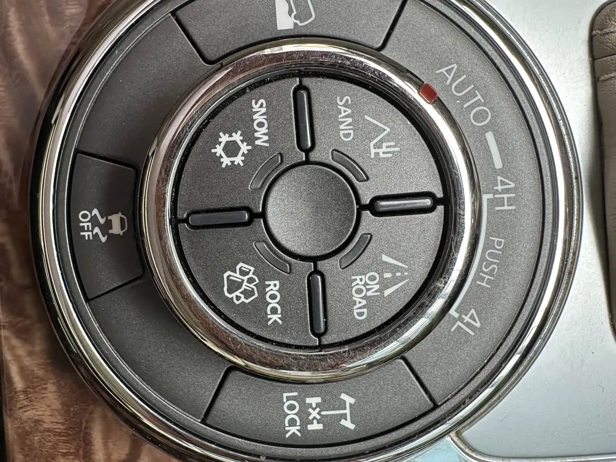 Nissan Patrol 2018 — Photo 14/20