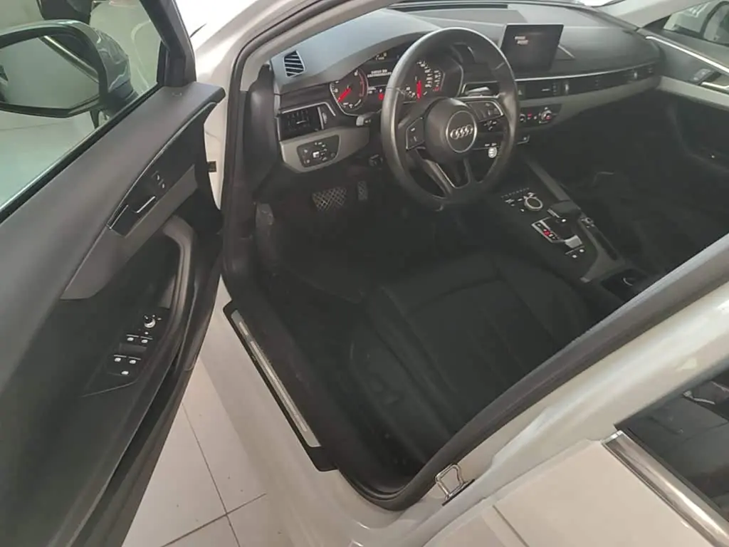Audi A4L 2019 — Şəkil 16/20