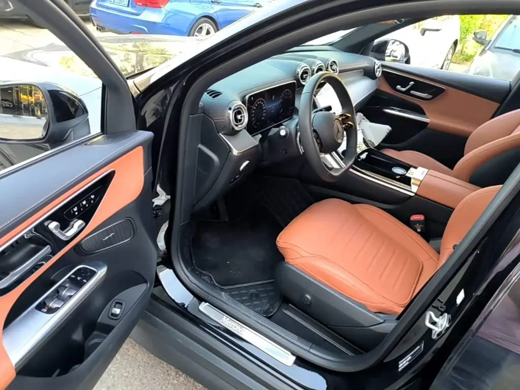 Mercedes-Benz GLC 2025 — Photo 16/20