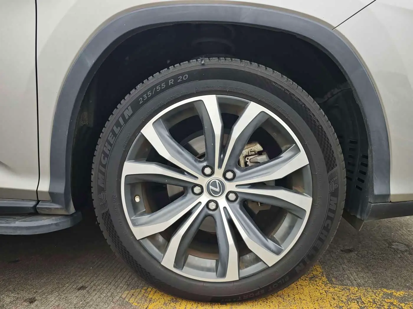 Lexus RX 2022 — ფოტო 11/18