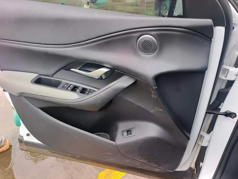BYD Seal 05 DM-i 2025 — Фото 7/16