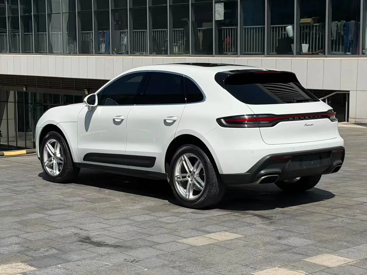 Porsche Macan 2022 — Şəkil 10/11