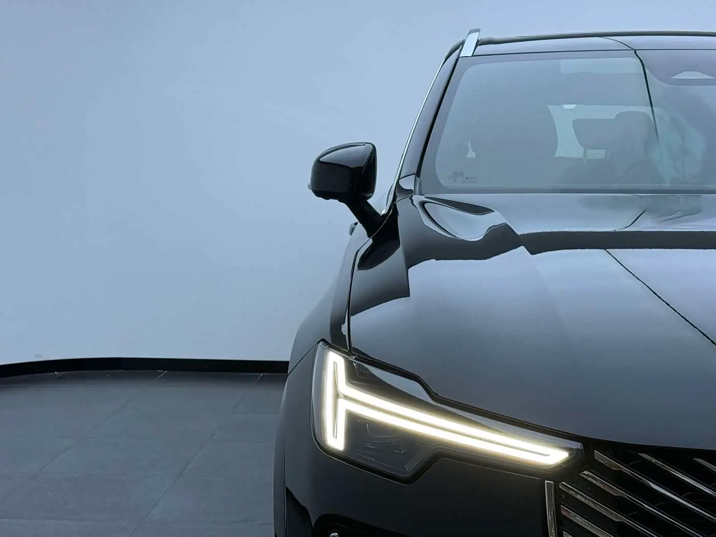 Volvo XC90 Plug-in Hybrid 2025 — Фото 13/20