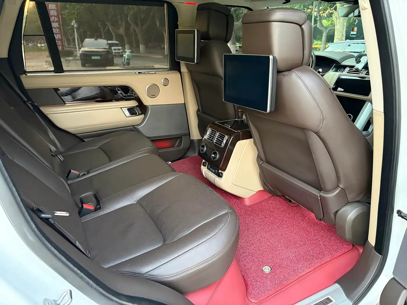 Land Rover Range Rover 2021 — ფოტო 15/20