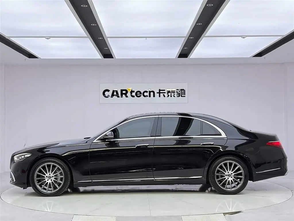 Mercedes-Benz S-Class 2023 — Photo 2/20