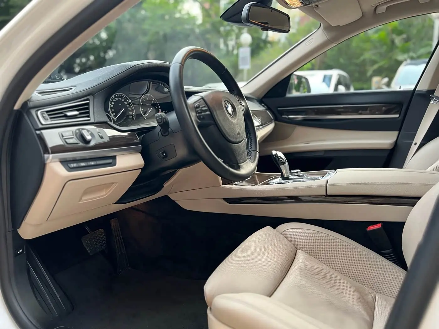 BMW 7 Series 2013 — Photo 4/20