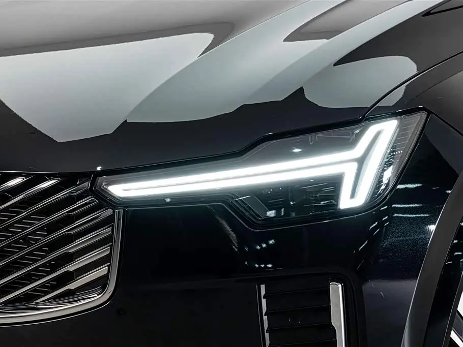 Volvo XC90 Plug-in Hybrid 2026 — Photo 4/20