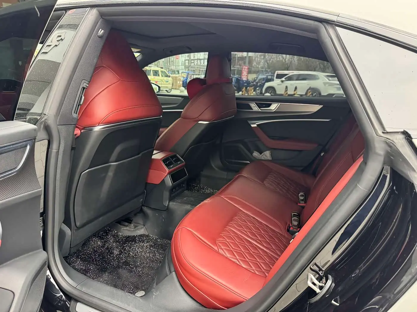 Audi A7L 2025 — Photo 7/10