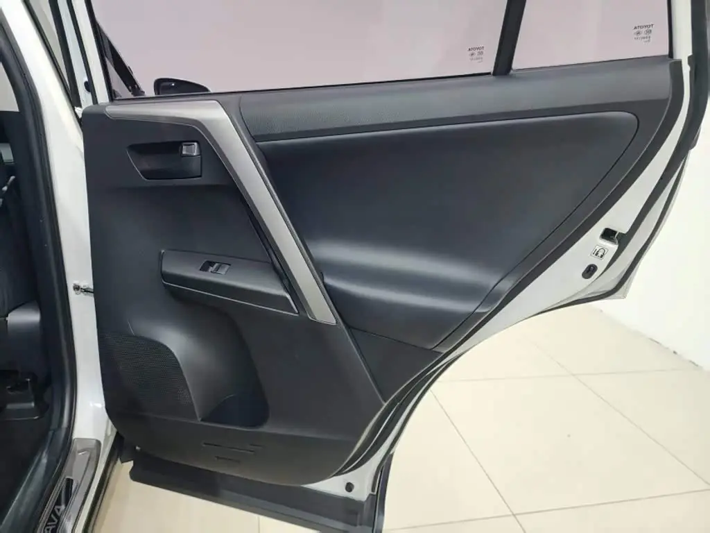 Toyota RAV4 Rongfang 2018 — Фото 2/20