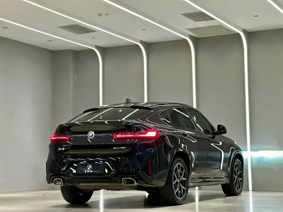 BMW X4 2022 — Photo 7/9