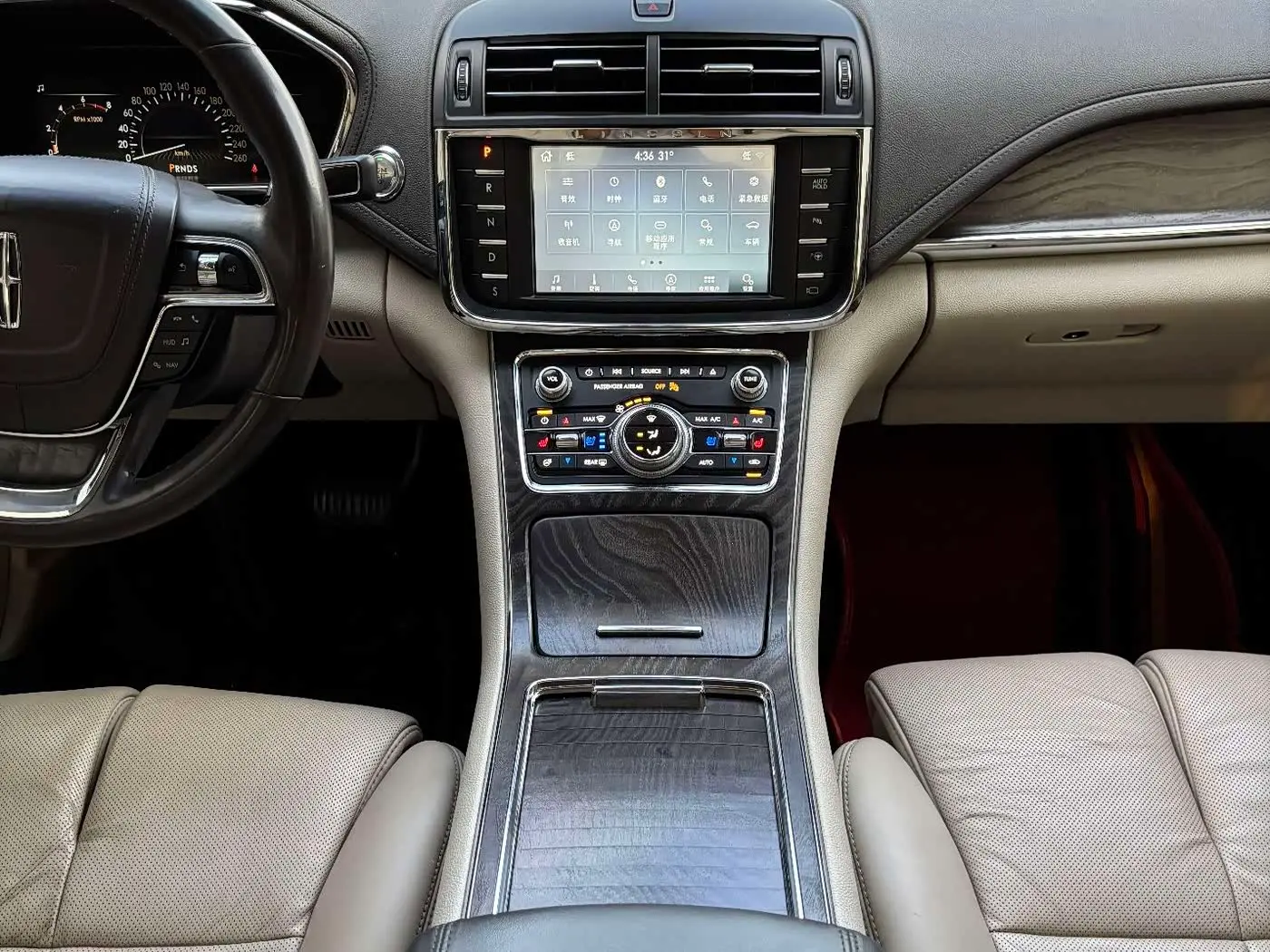 Lincoln Continental 2018 — Фото 14/20