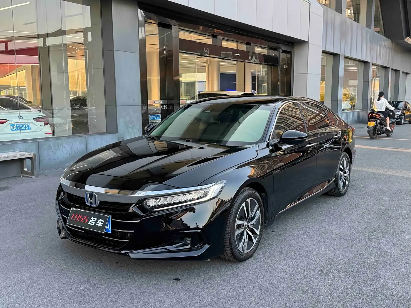 Honda Accord 2023 — Фото 1/9