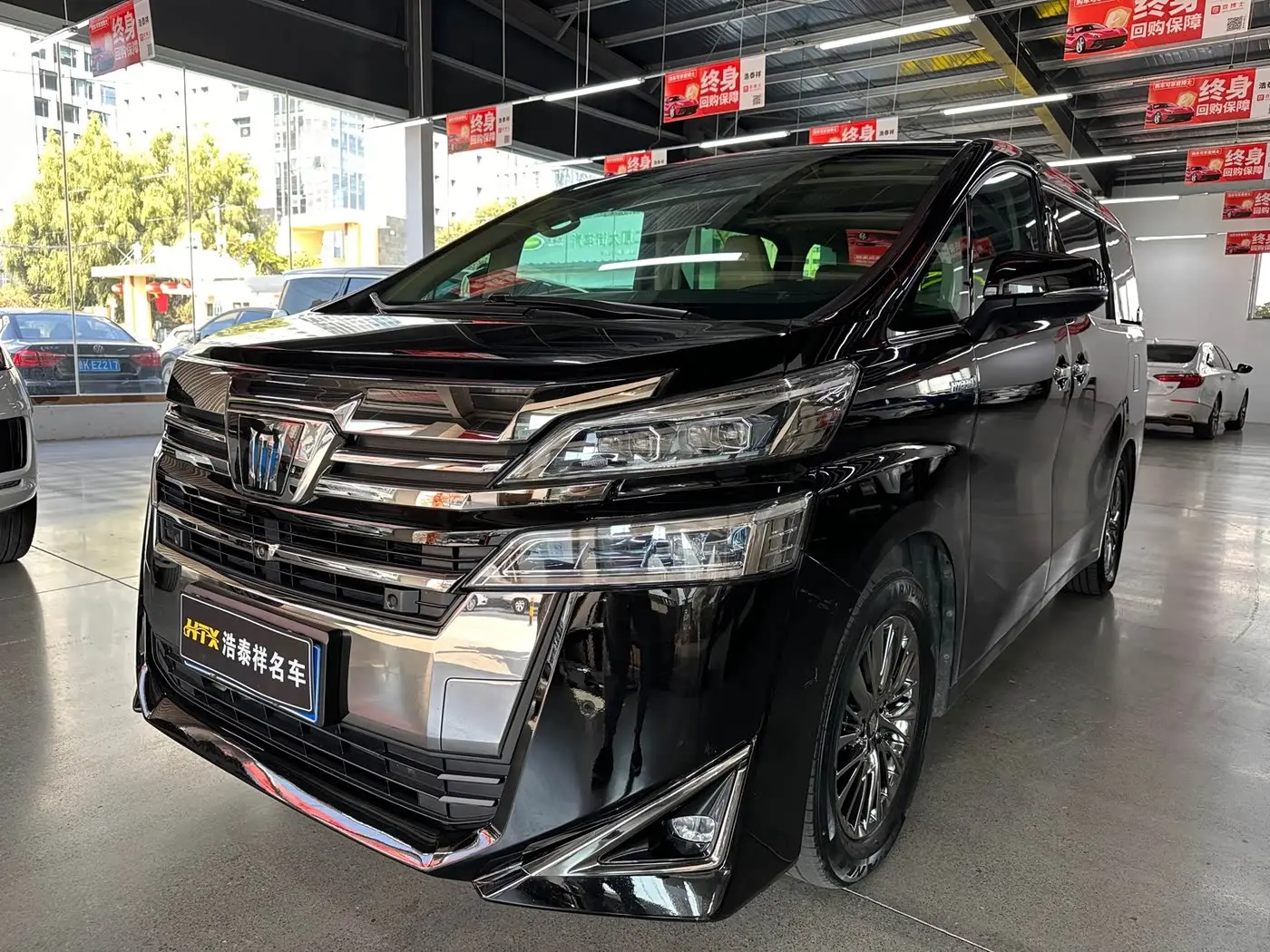 Toyota Vellfire 2022 — Фото 3/10