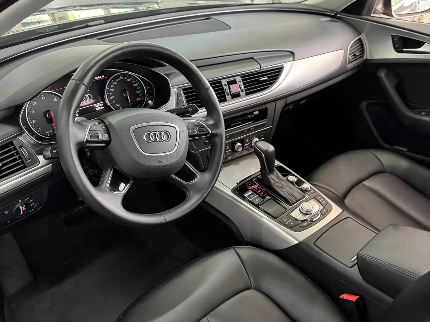 Audi A6L 2016 — Фото 6/13