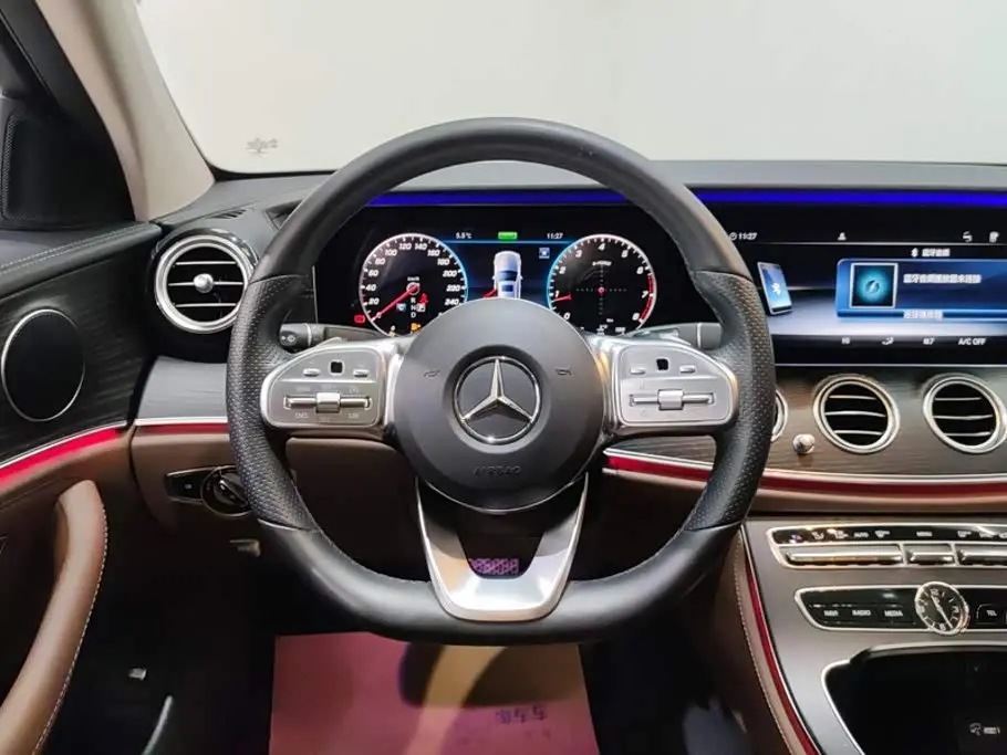 Mercedes-Benz E-Class 2020 — Фото 15/16