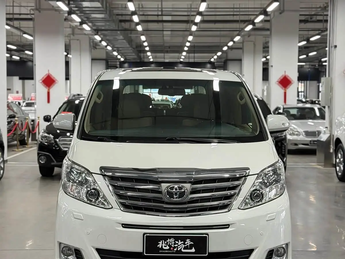 Toyota Alphard 2012 — Photo 2/20
