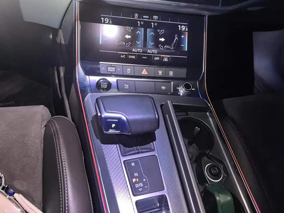 Audi A7L 2023 — Фото 16/16
