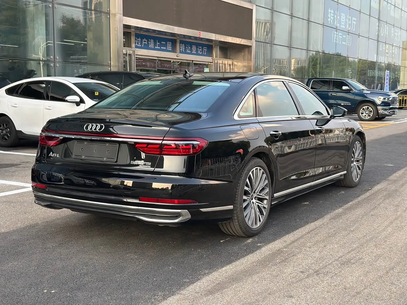 Audi A8 2025 — Photo 5/20