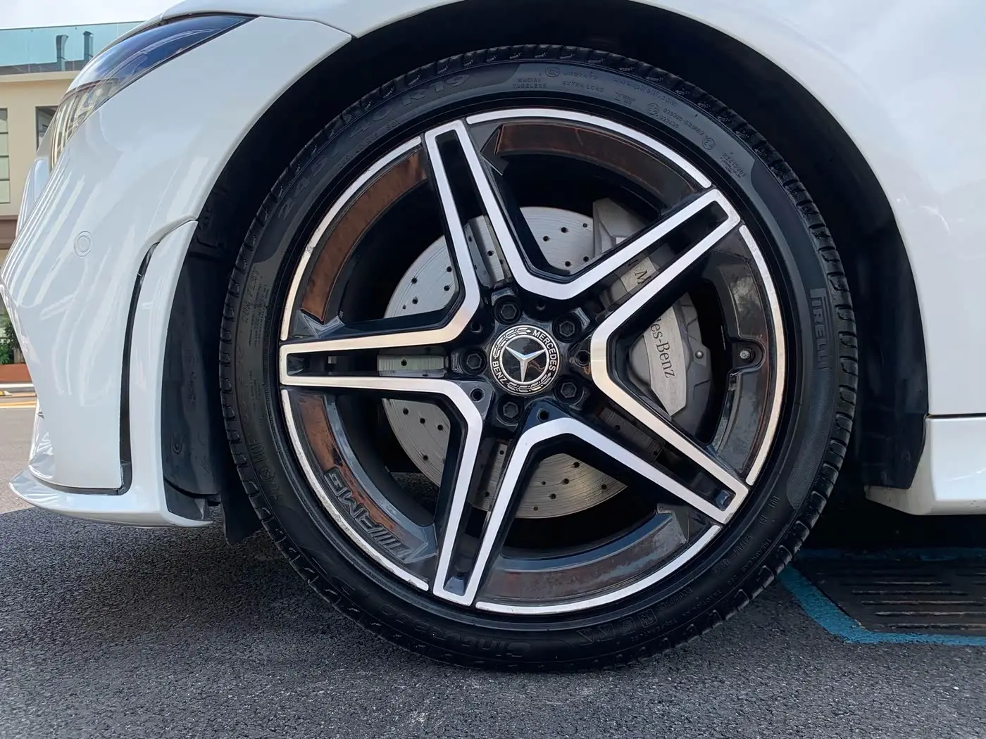 Mercedes-Benz CLS 2020 — Photo 9/20