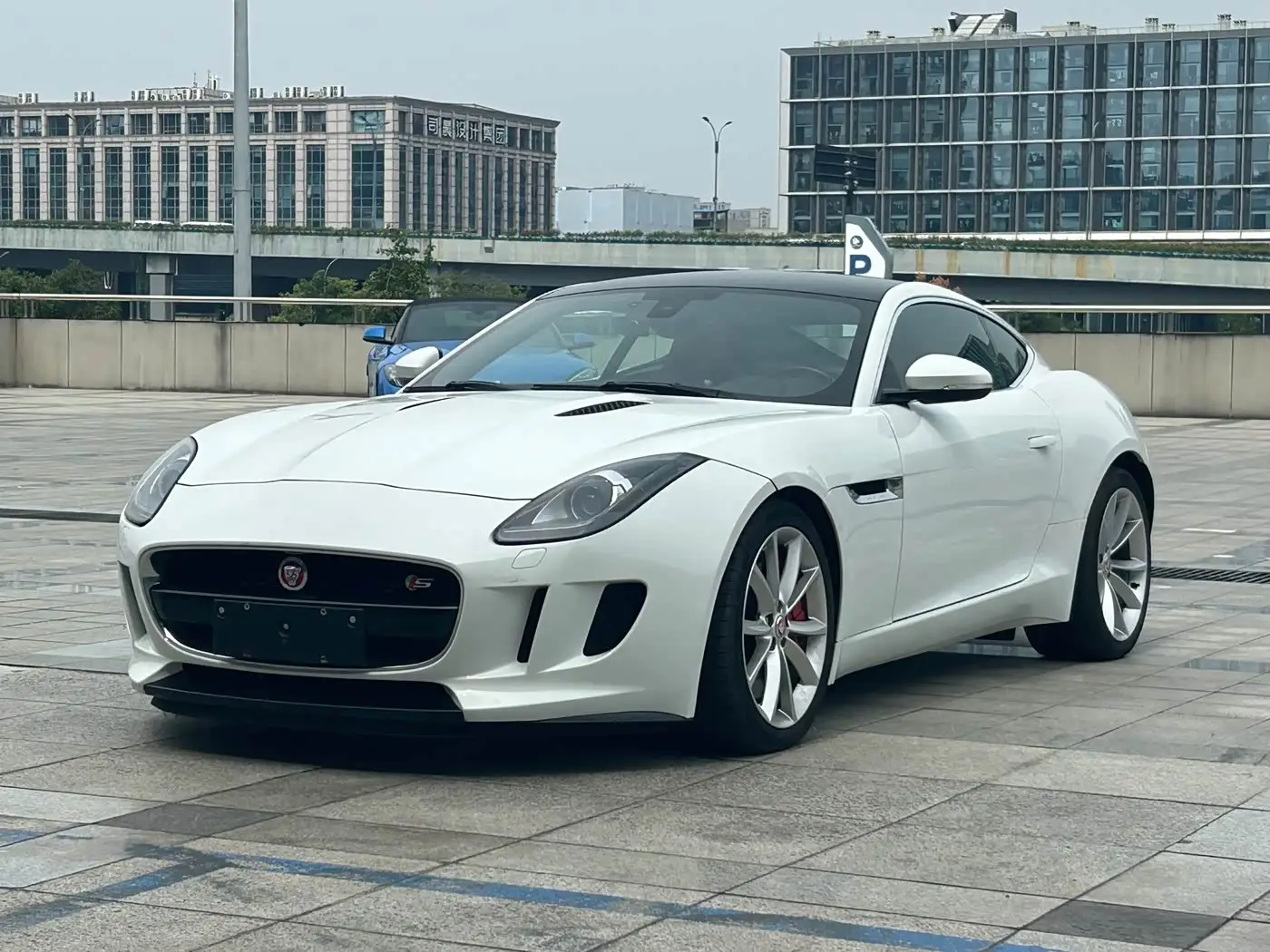 Jaguar F-TYPE, 2015