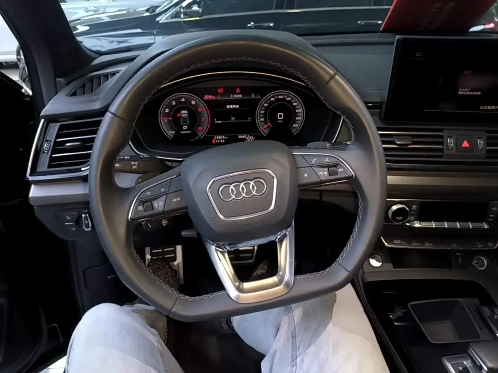 Audi Q5L 2024 — Photo 11/20