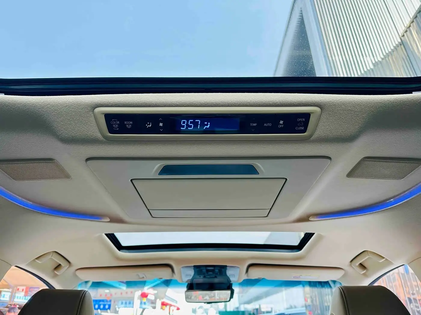 Toyota Vellfire 2021 — Фото 15/18