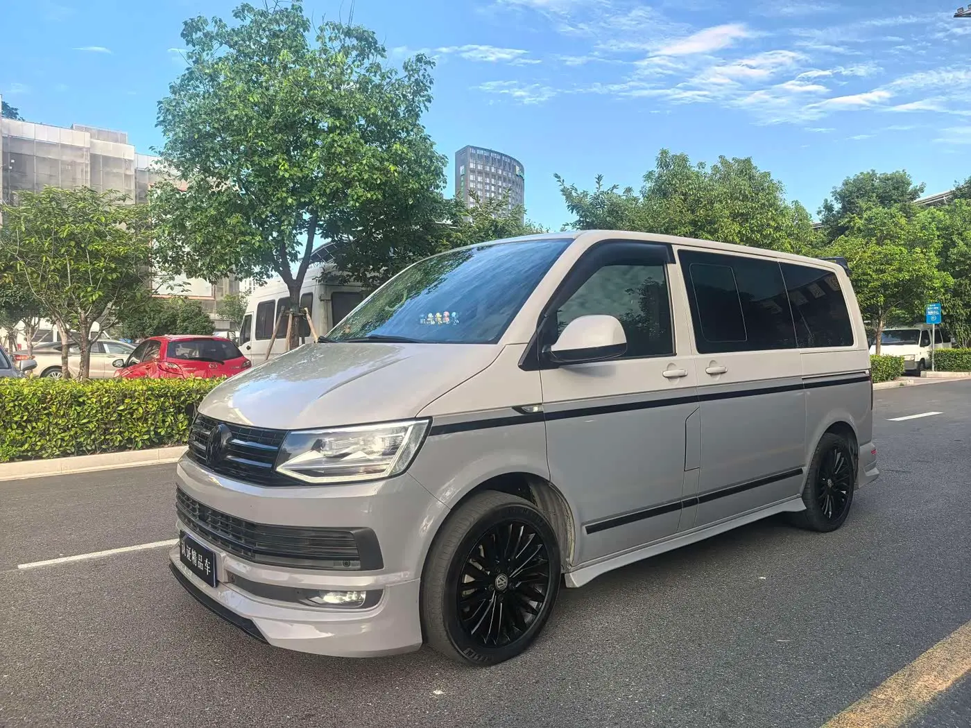 Volkswagen Multivan 2019 — Şəkil 1/16