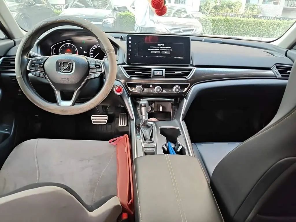 Honda Accord 2023 — Фото 10/20