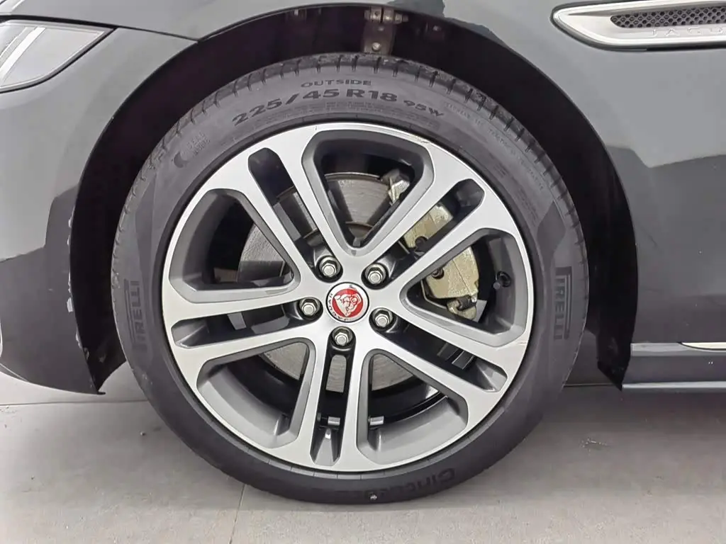 Jaguar XEL 2023 — Фото 17/20