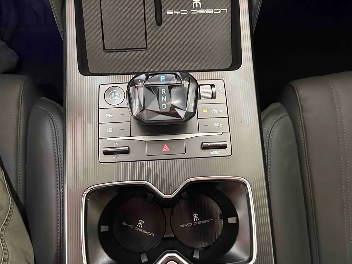 BYD Song L DM-i 2025 — Photo 9/20