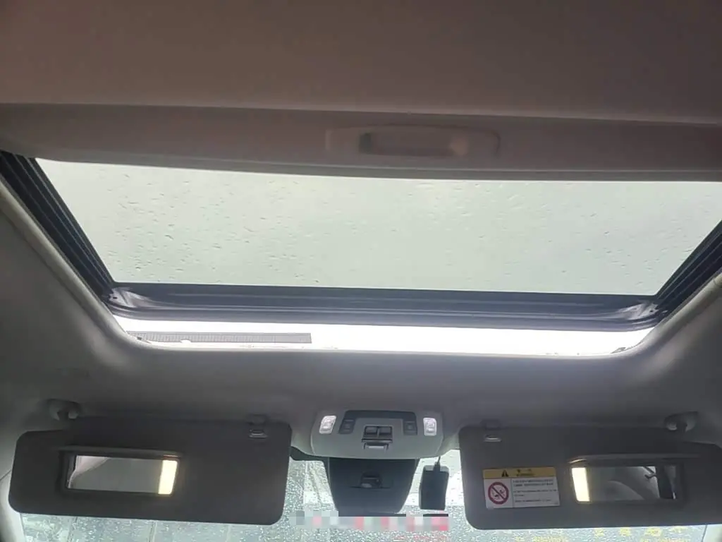 Toyota Sienna 2023 — Photo 17/19