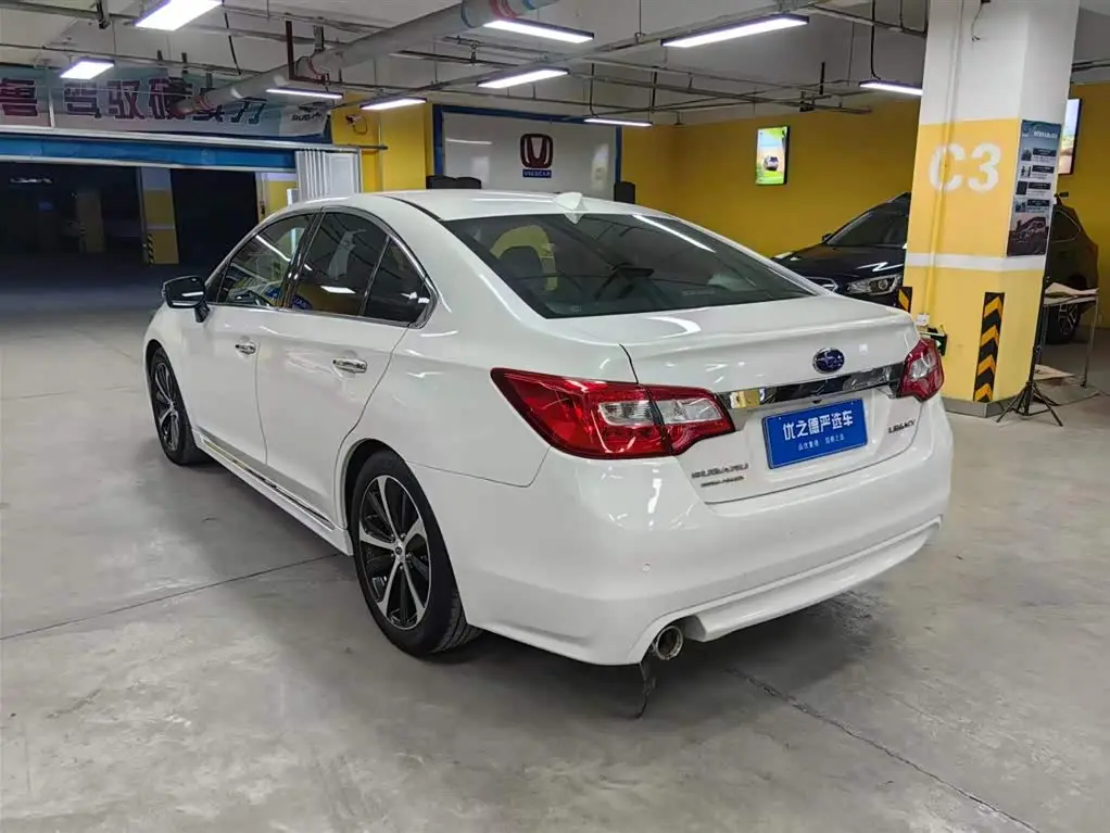 Subaru Legacy 2017 — Photo 8/20
