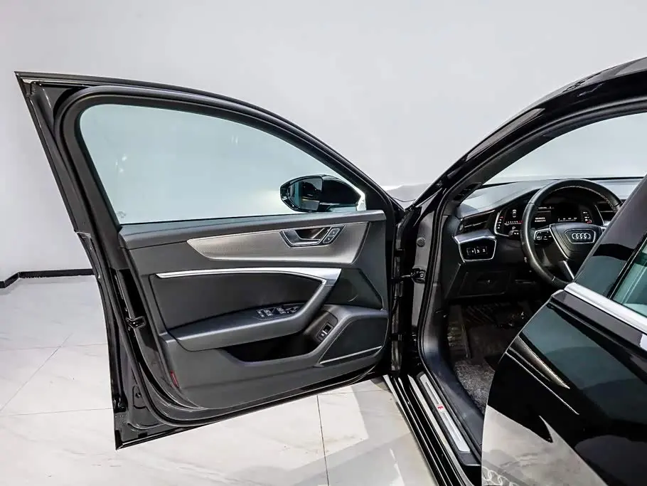 Audi A6L 2024 — Photo 8/20