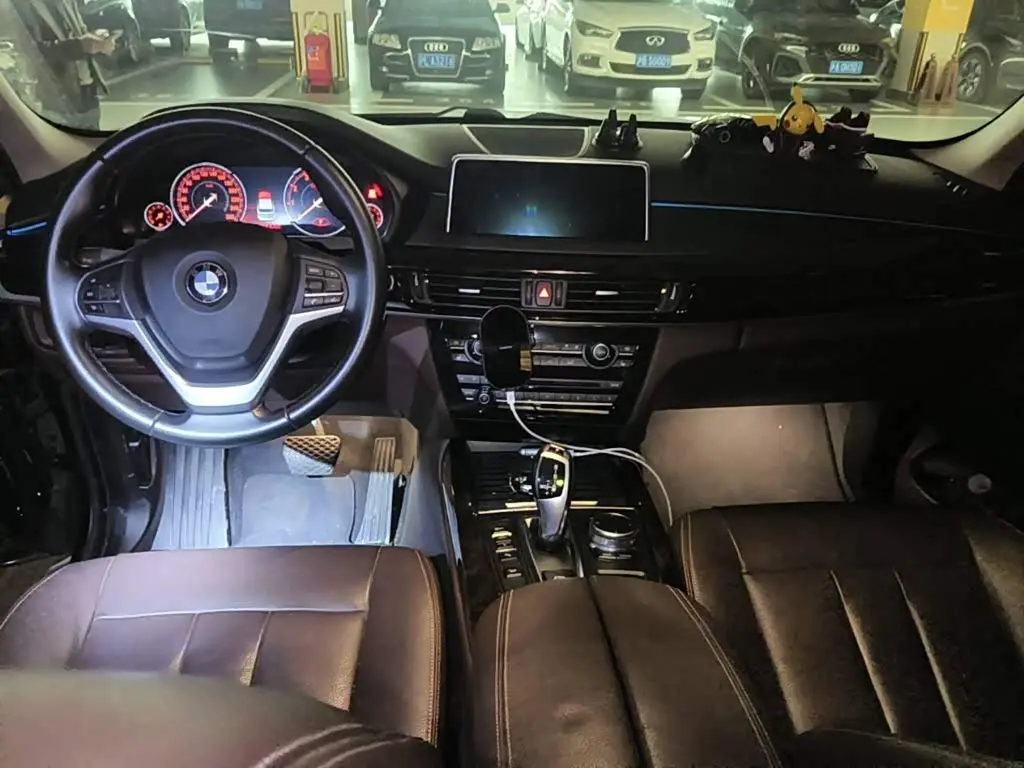 BMW X5 2018 — Фото 12/13