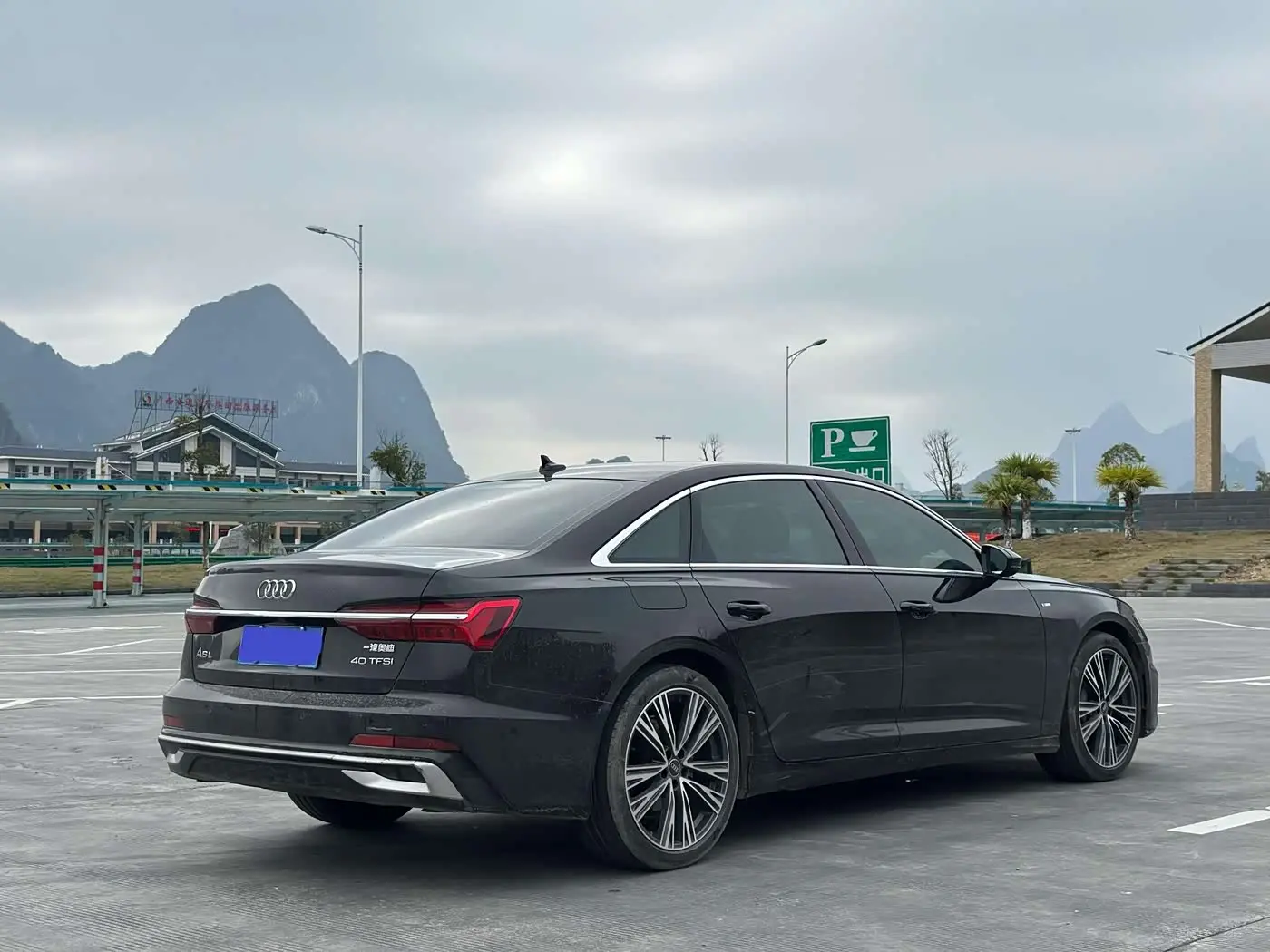 Audi A6L 2022 — Photo 3/9