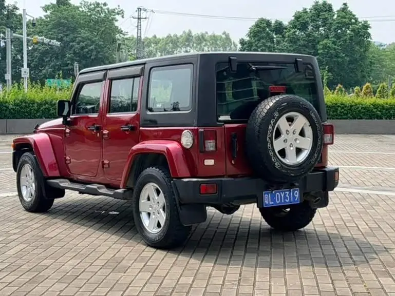 Jeep Wrangler 2012 — Şəkil 6/9