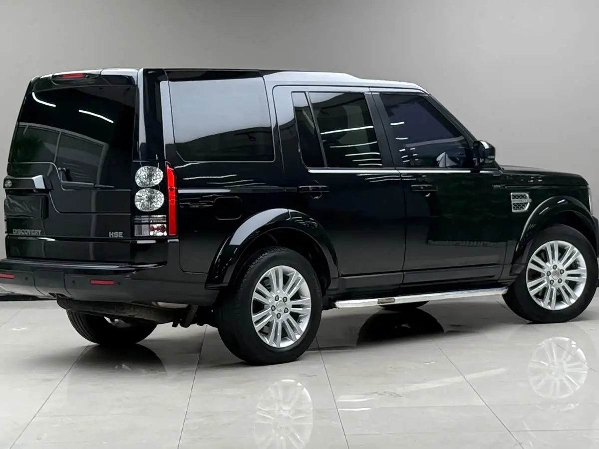 Land Rover Discovery 2015 — Фото 2/11