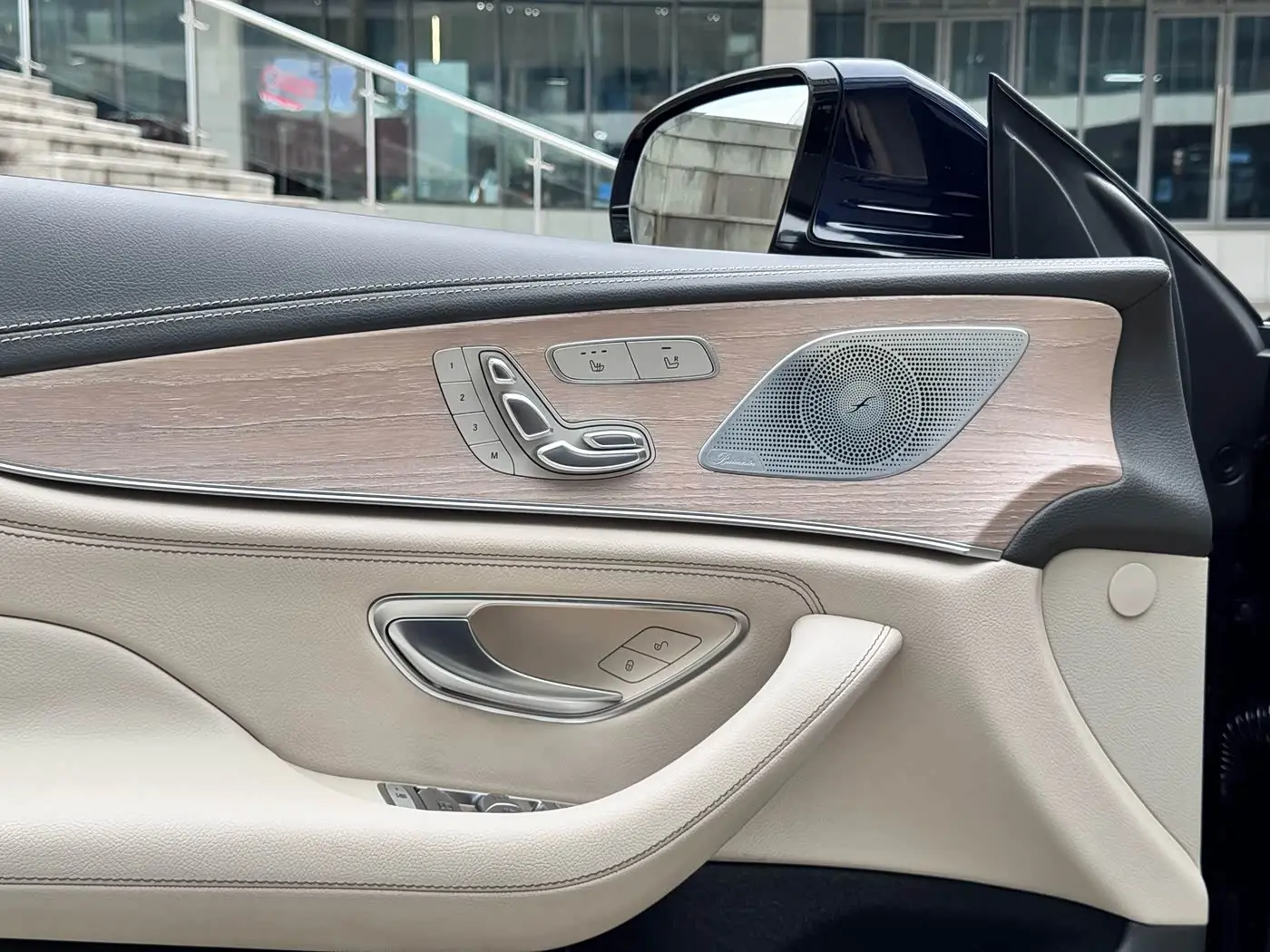 Mercedes-Benz CLS 2019 — Photo 8/15