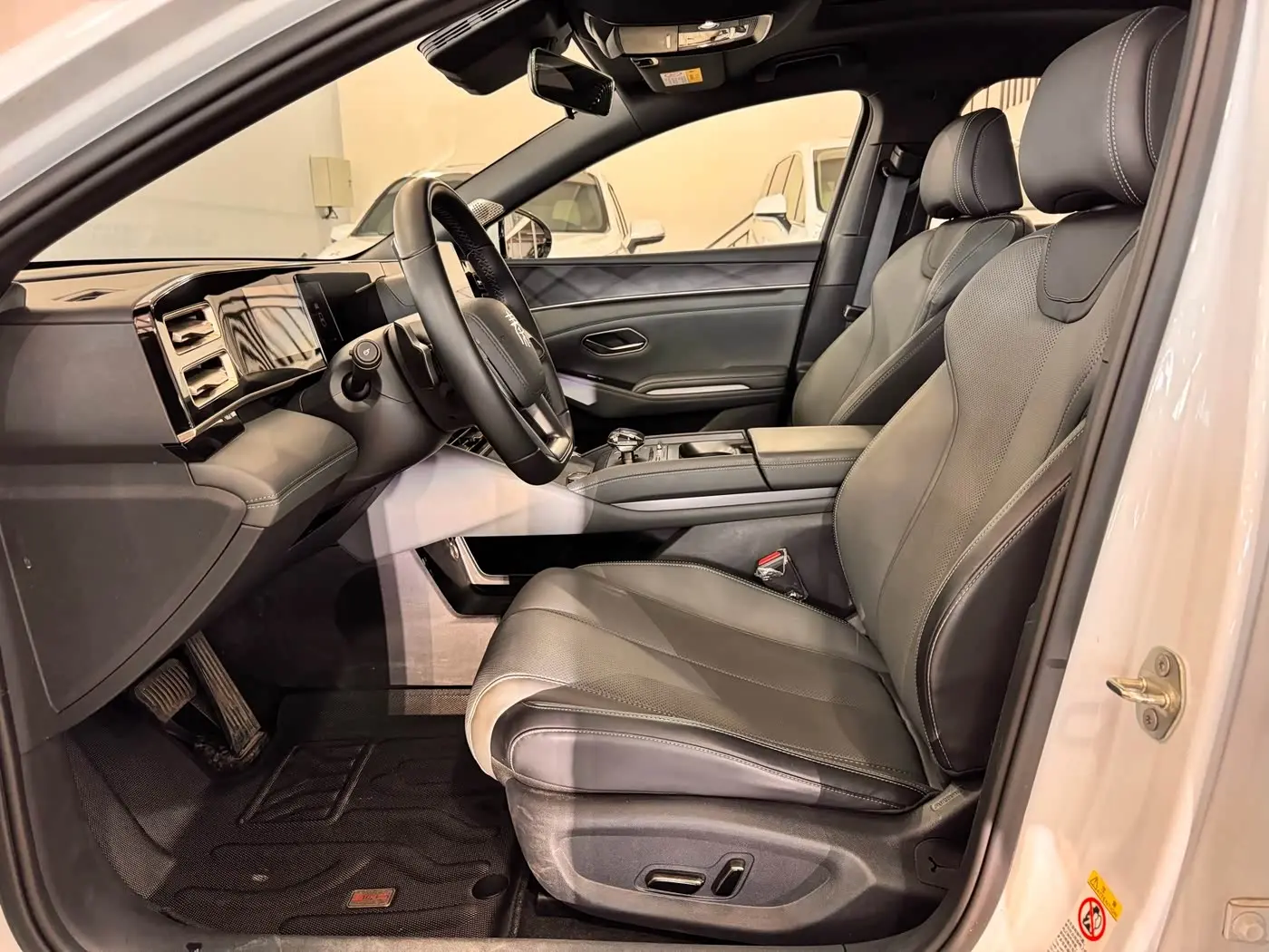 BYD Qin L 2025 — Photo 8/20
